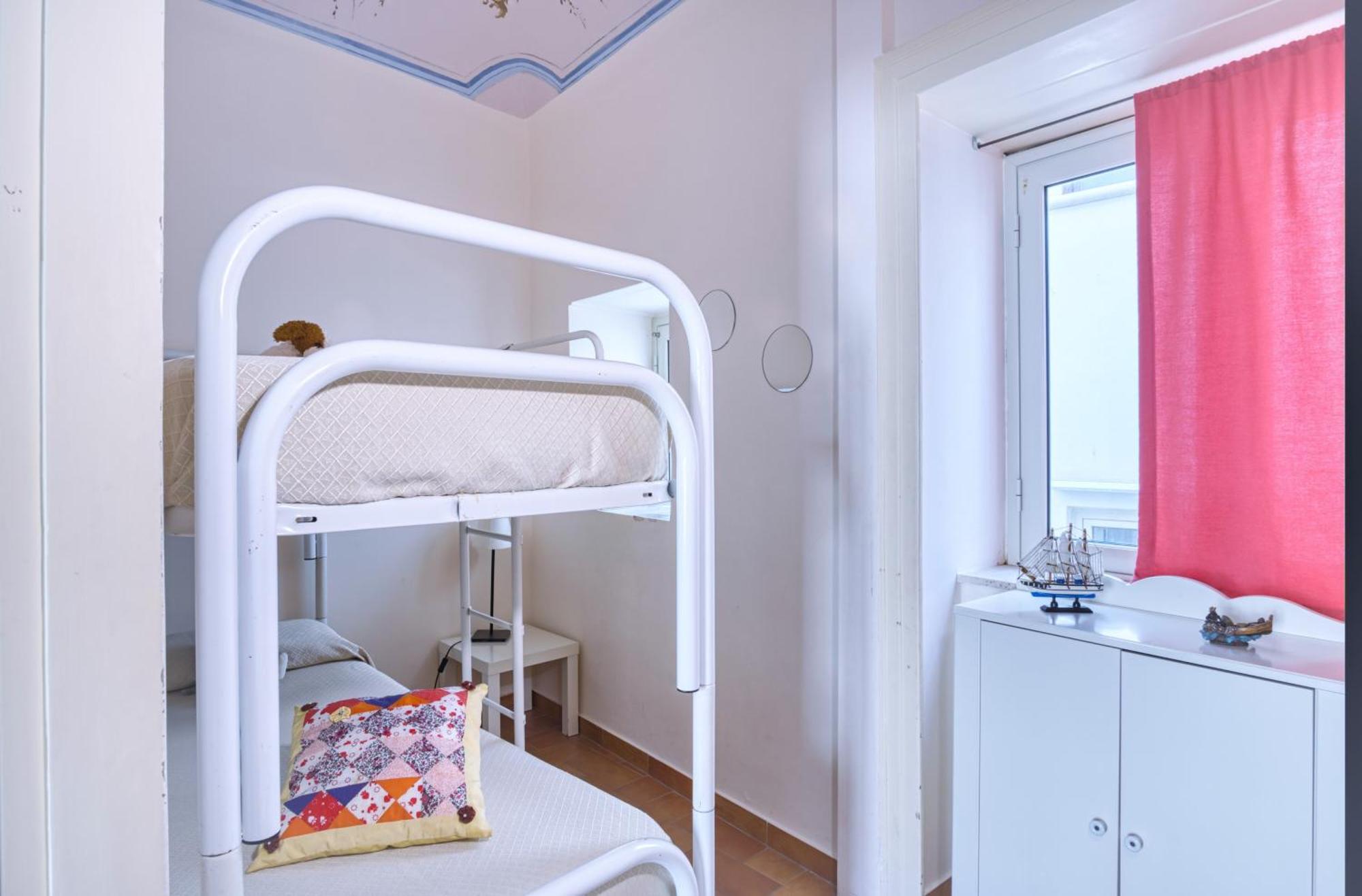 Porto Salvo Apartments - By Vacation Service تْشيفالو الغرفة الصورة