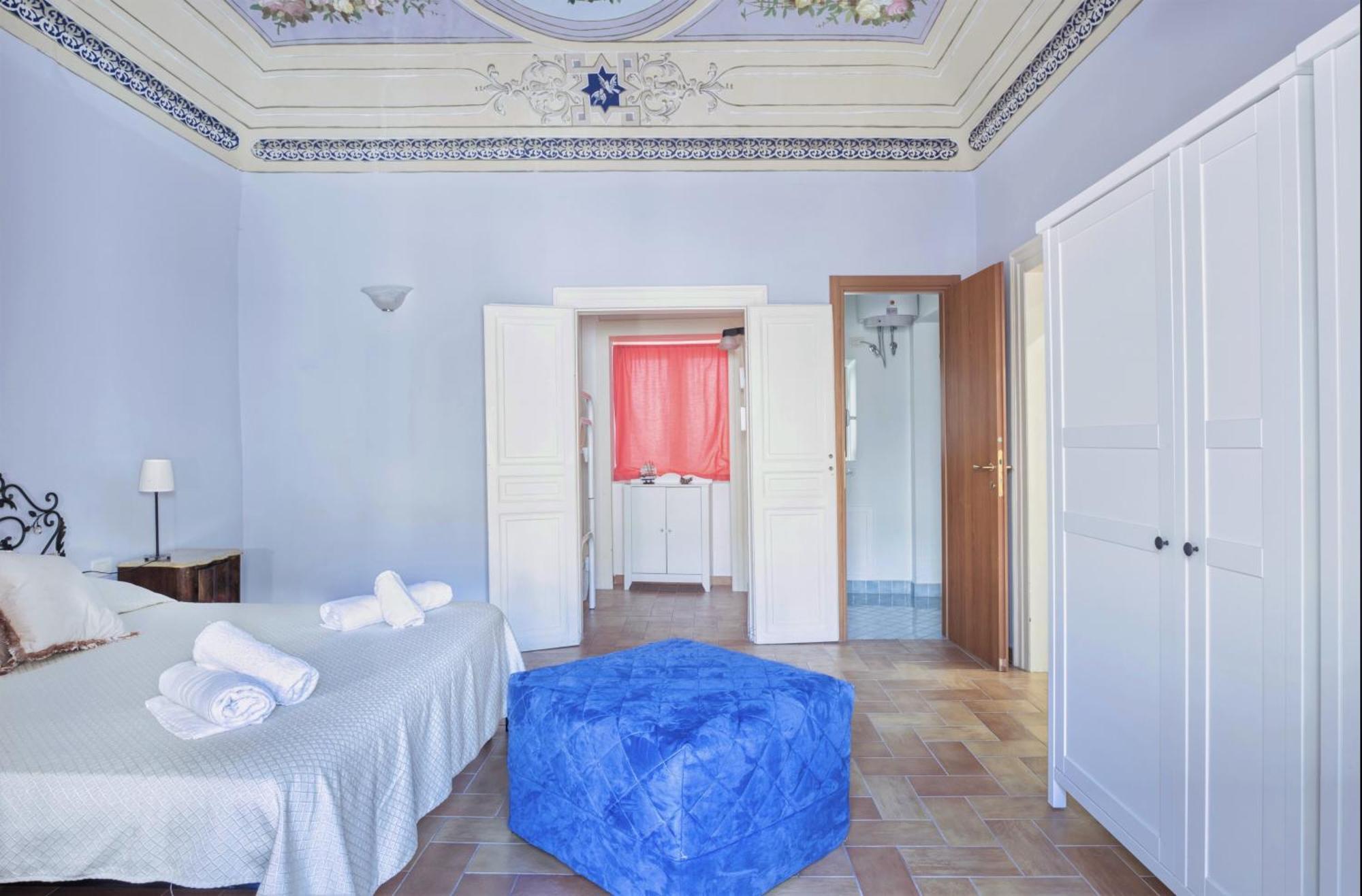 Porto Salvo Apartments - By Vacation Service تْشيفالو الغرفة الصورة